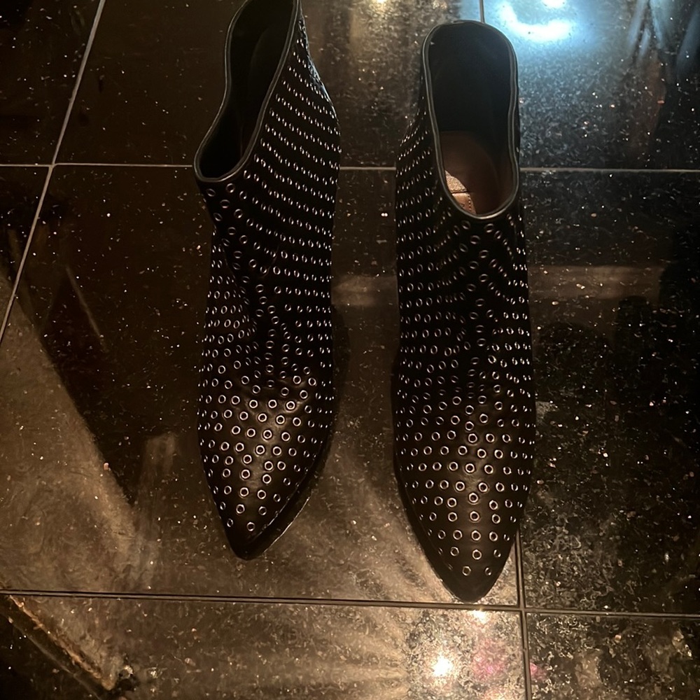 ALAIA studded boot - size 37